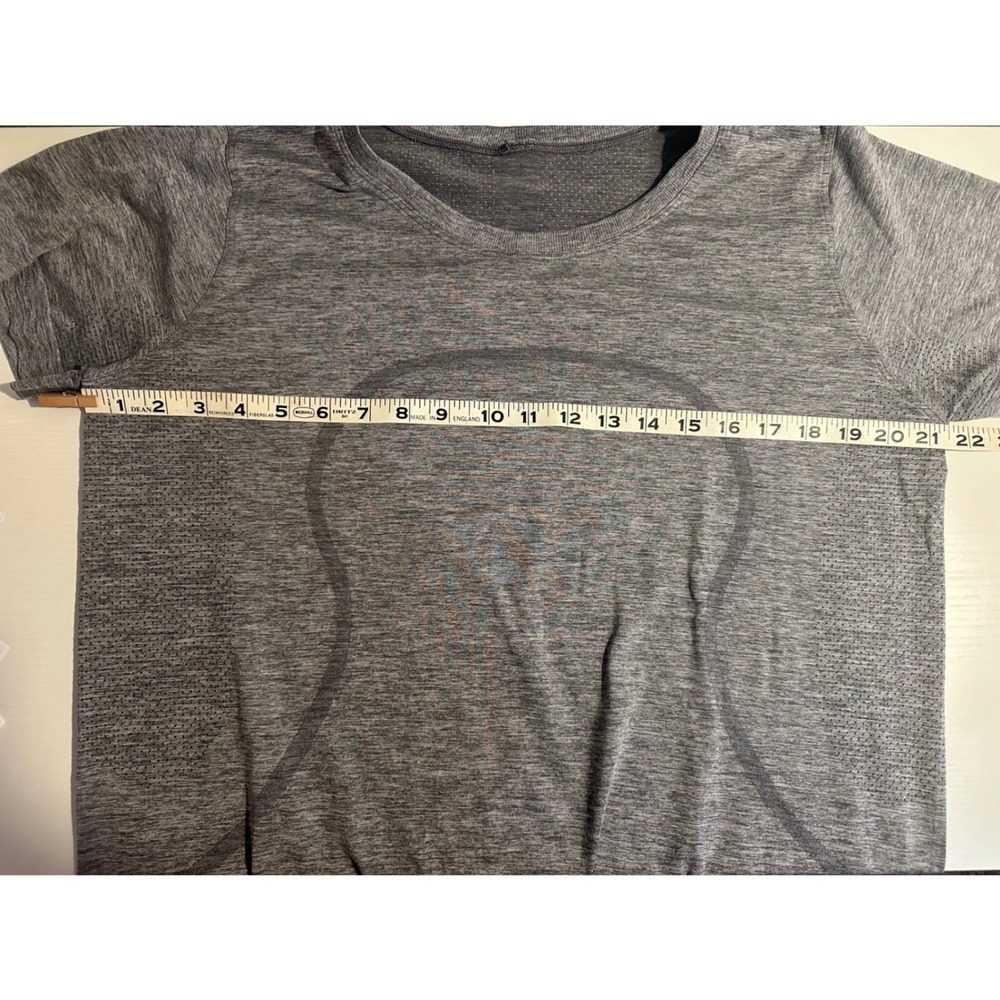 Lululemon Swiftly Tech Short Sleeve Crew Heathered Gray Athletic Top Womens - Picture 4 of 4
